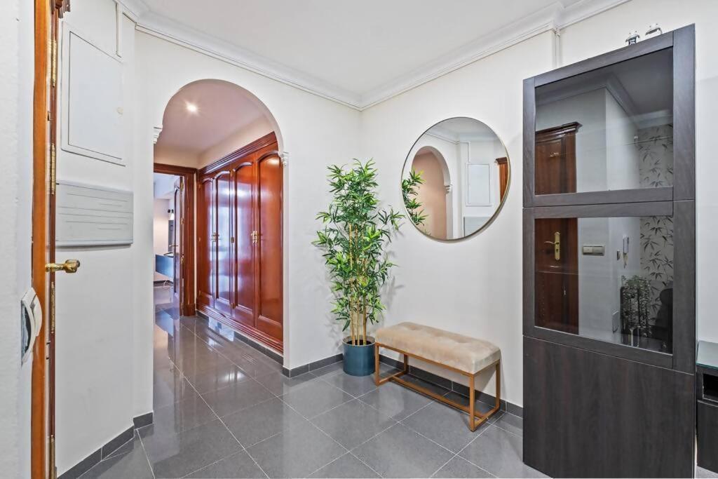 Апартаменты Piso En Atarazanas Малага Экстерьер фото