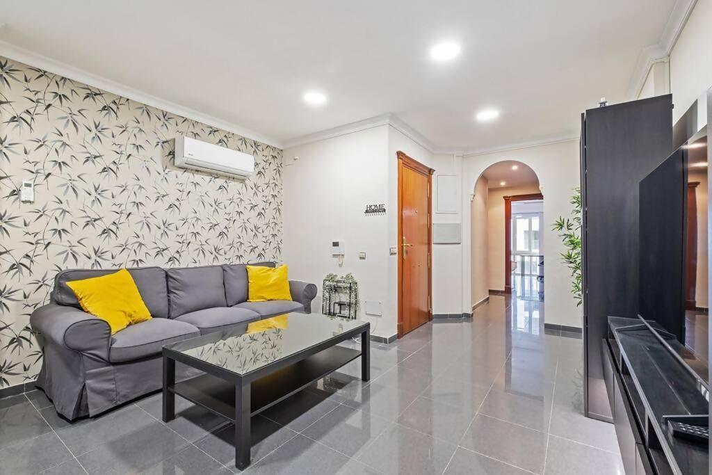 Апартаменты Piso En Atarazanas Малага Экстерьер фото