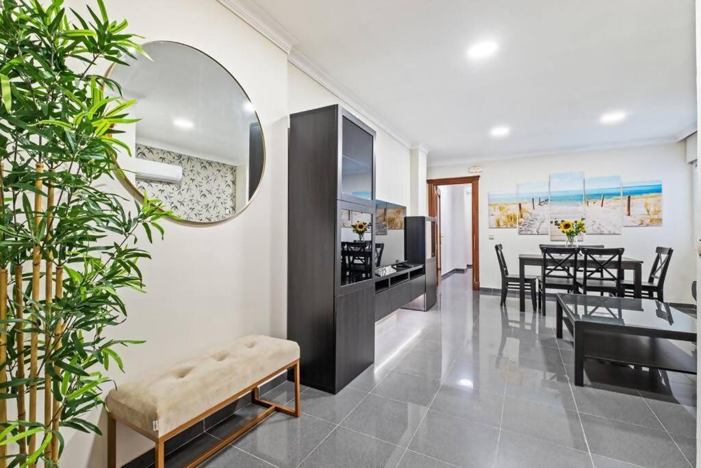 Апартаменты Piso En Atarazanas Малага Экстерьер фото